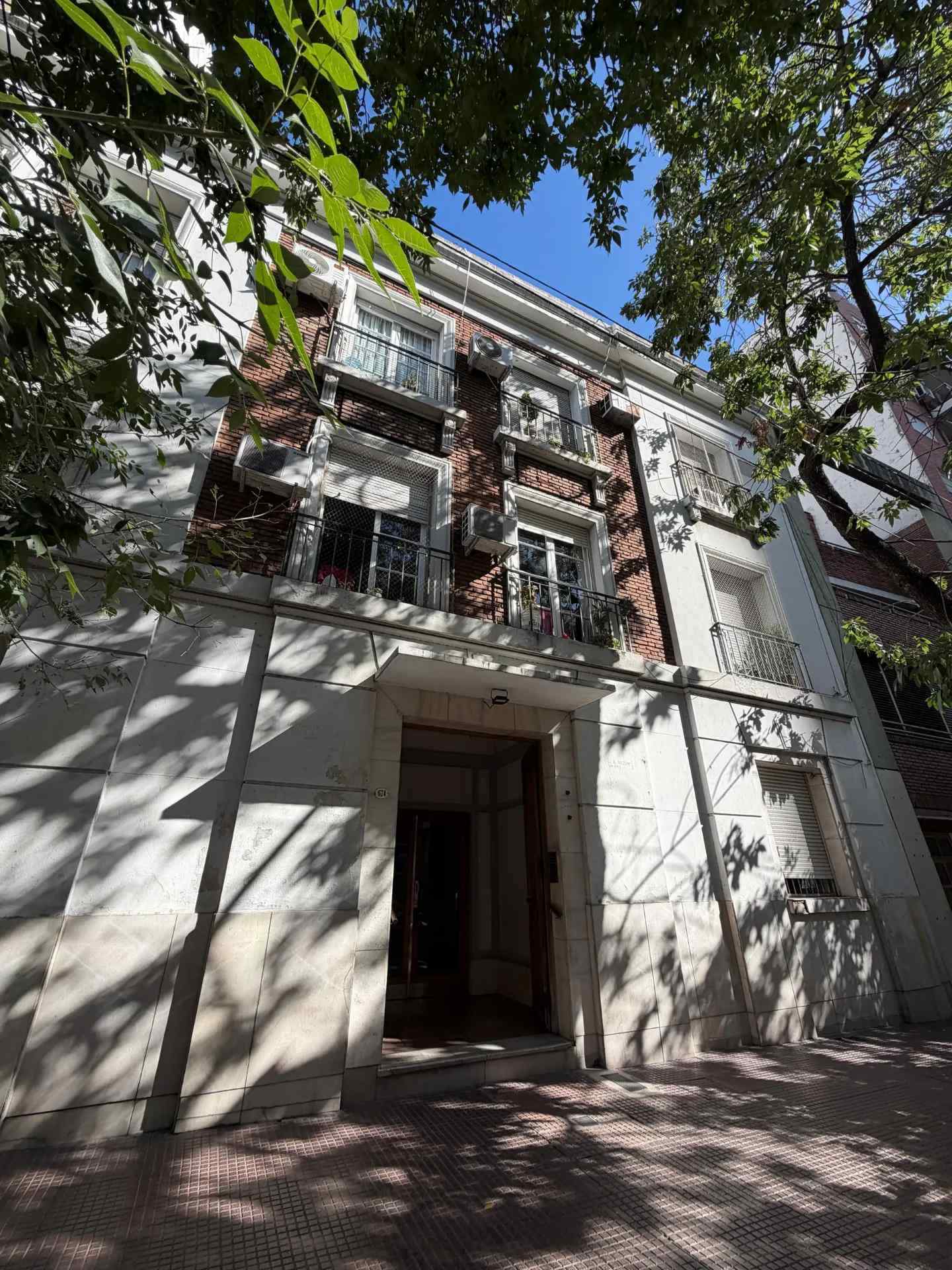 DEPARTAMENTO 3 AMBIENTES CON PATIOS EN SAN TELMO